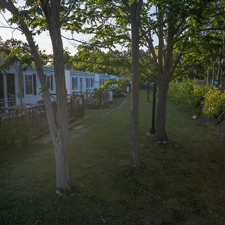 Landshause Camping Burinhosa